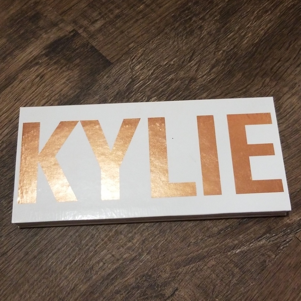 Kylie Peach Palette
